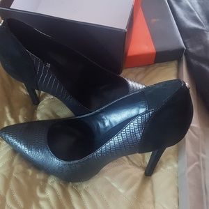Guess Black Pumps